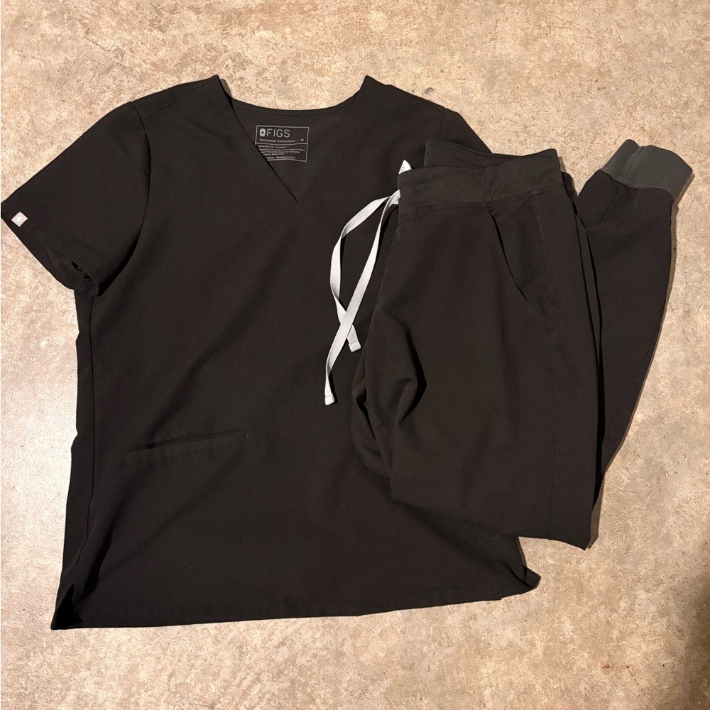Figs Black Scrub Top and Jogger Set with Contrast Drawstring